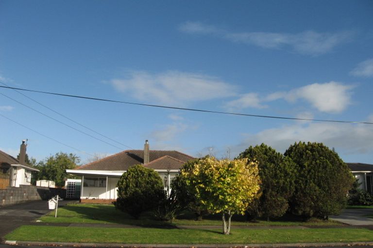 Photo of property in 17 Gossamer Drive, Pakuranga Heights, Auckland, 2010