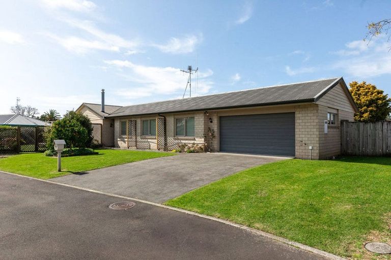 Photo of property in 13 Grosvenor Place, Katikati, 3129