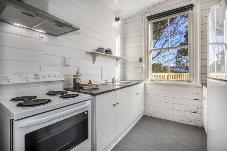 Photo of property in 91 Saint Andrews Road, Plimmerton, Porirua, 5026