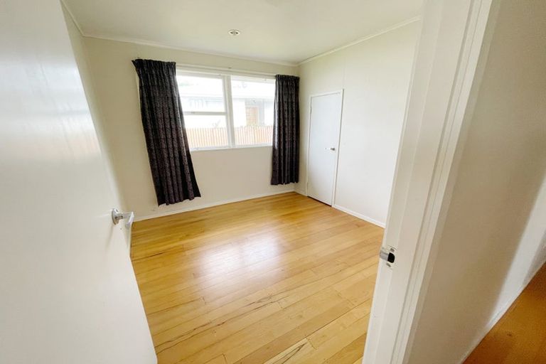 Photo of property in 67 Sycamore Drive, Sunnynook, Auckland, 0620