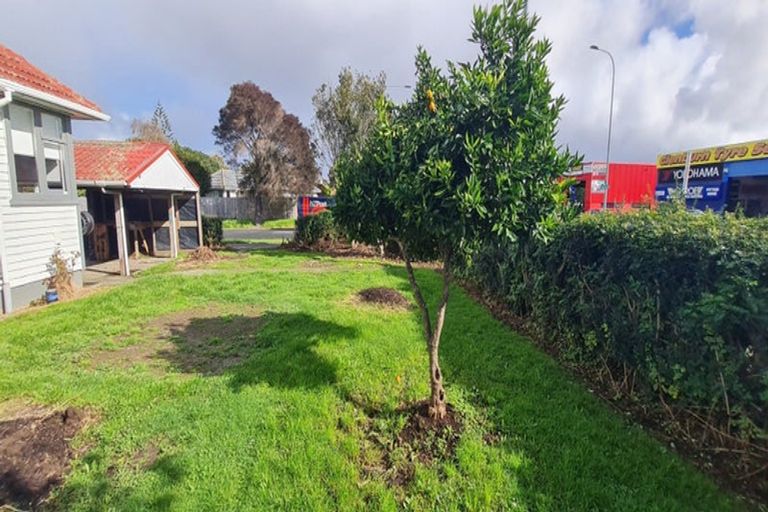 Photo of property in 43 Miranda Street, Avondale, Auckland, 0600