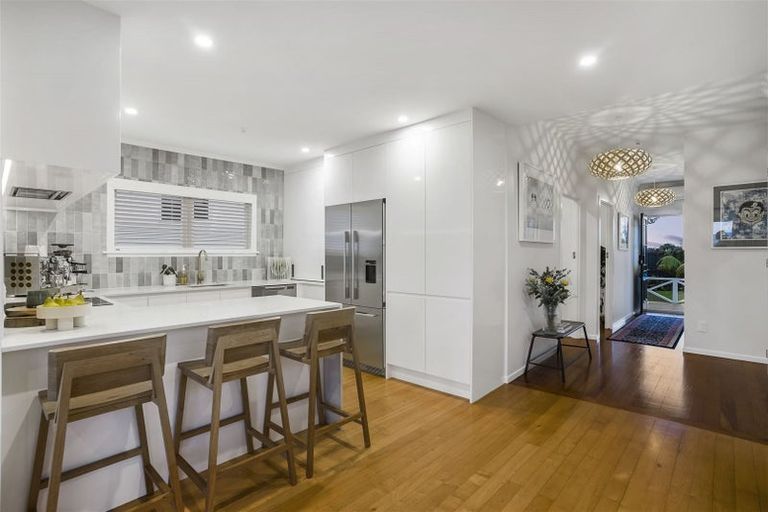 Photo of property in 1/126 Rangatira Road, Beach Haven, Auckland, 0626