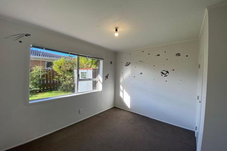 Photo of property in 2/31 Matuhi Rise, Henderson, Auckland, 0612