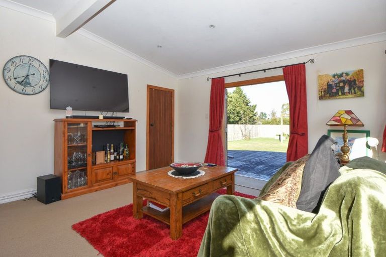 Photo of property in 24 Hilton Road, Carterton, 5713