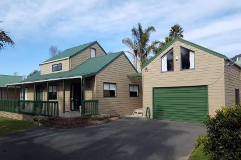 Photo of property in 14 Chablis Place, Henderson, Auckland, 0612
