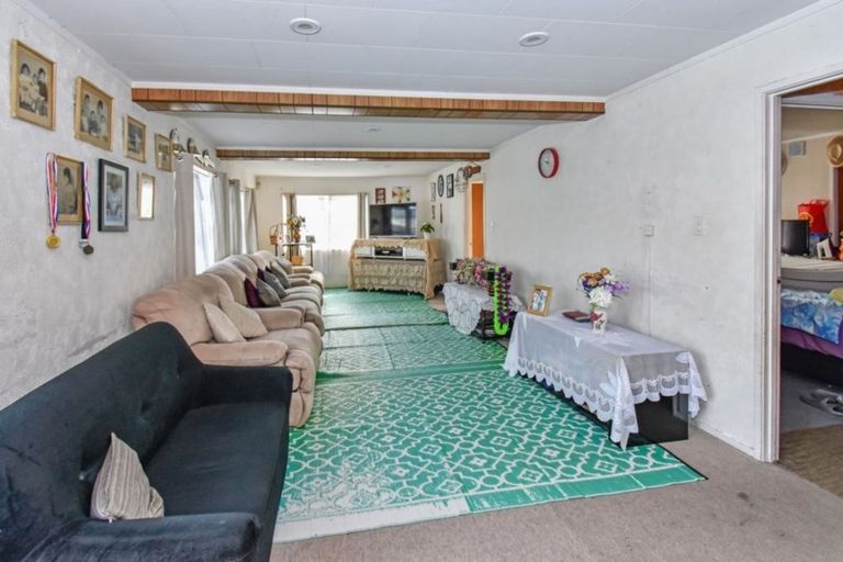 Photo of property in 13 Funnell Place, Manurewa, Auckland, 2102