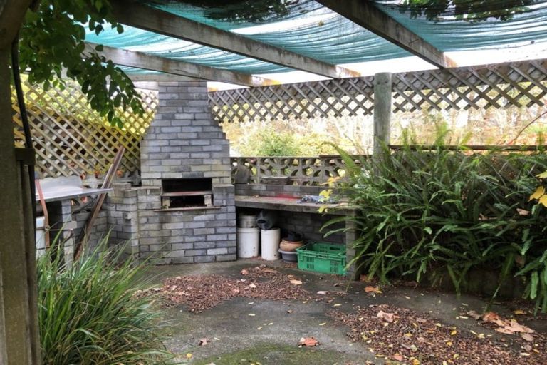 Photo of property in 10 Deakin Place, Clive, 4102