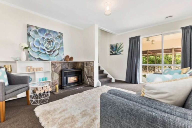 Photo of property in 71 Kamahi Street, Stokes Valley, Lower Hutt, 5019