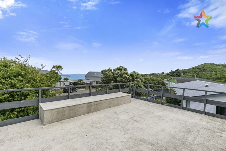 Photo of property in 17 Maple Grove, Maungaraki, Lower Hutt, 5010