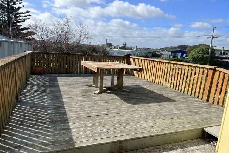 Photo of property in 24 Hunia Terrace, Himatangi Beach, Foxton, 4891