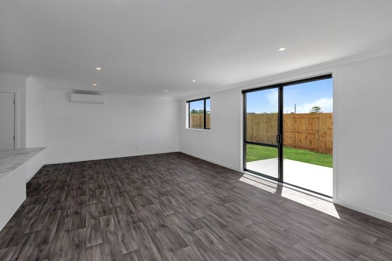 Photo of property in 51 Te Taniwha Road, One Tree Point, 0118