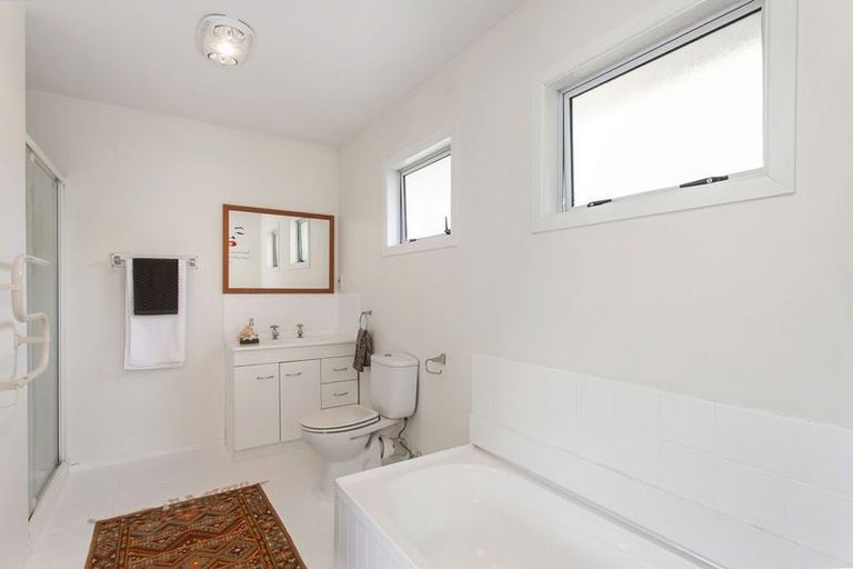 Photo of property in 10 Winslow Street, Burnside, Christchurch, 8053