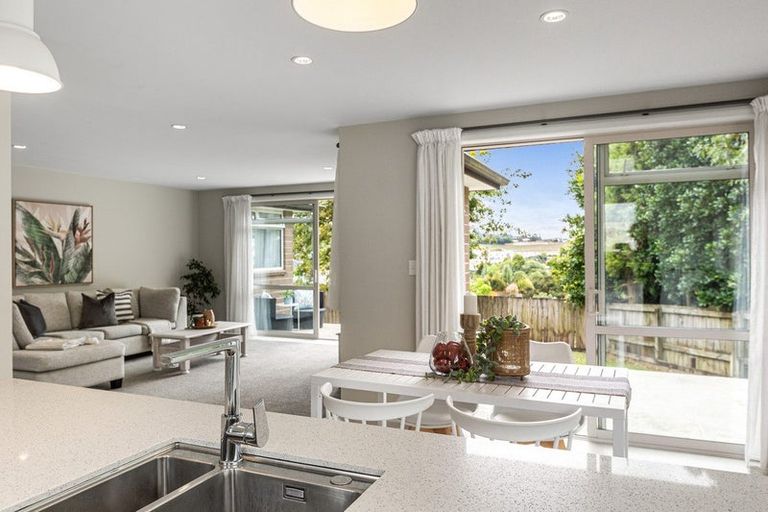 Photo of property in 6a Moera Place, Stanmore Bay, Whangaparaoa, 0932