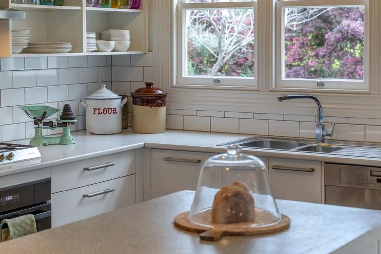 Photo of property in 124 Rimmer Road, Helensville, 0875