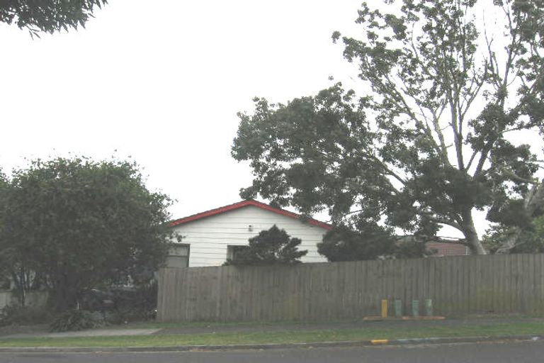 Photo of property in 2/1 Houston Place, Bayview, Auckland, 0629
