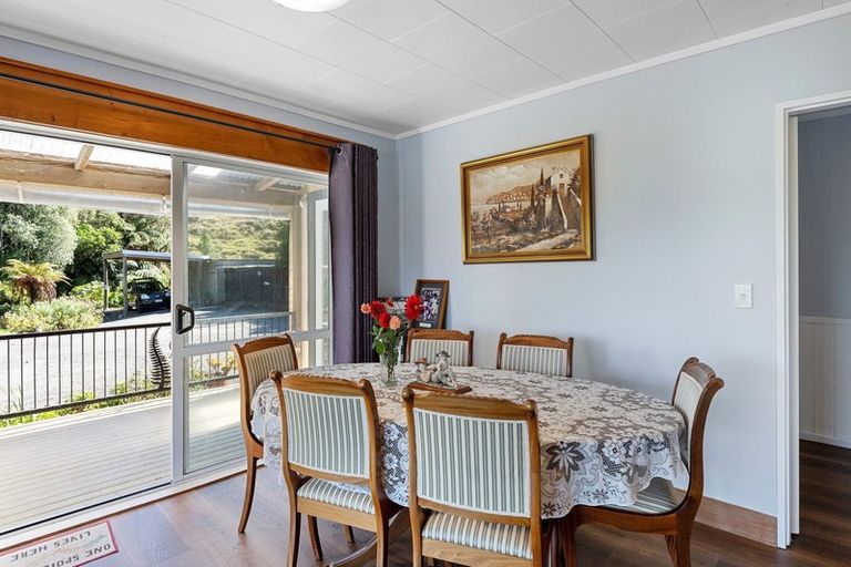 Photo of property in 330 Waitohu Valley Road, Otaki, 5583