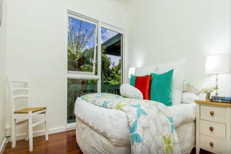 Photo of property in 7 Tranquil Glade, Hillcrest, Auckland, 0627