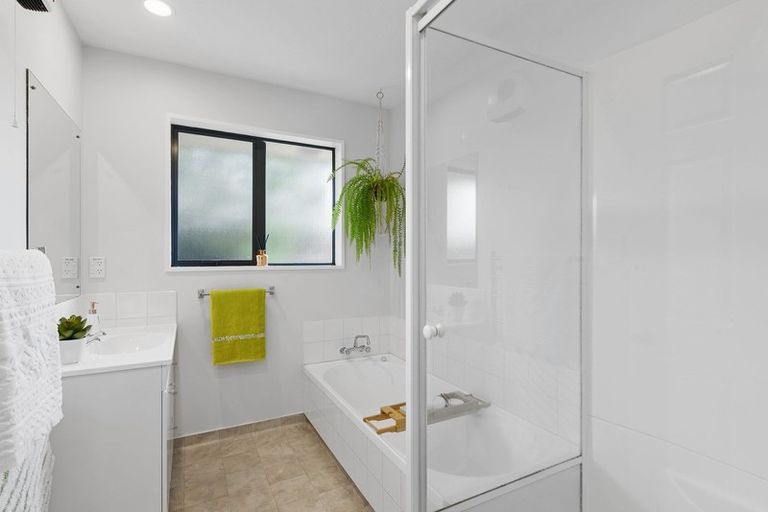 Photo of property in 60 Lowes Road, Rolleston, 7614