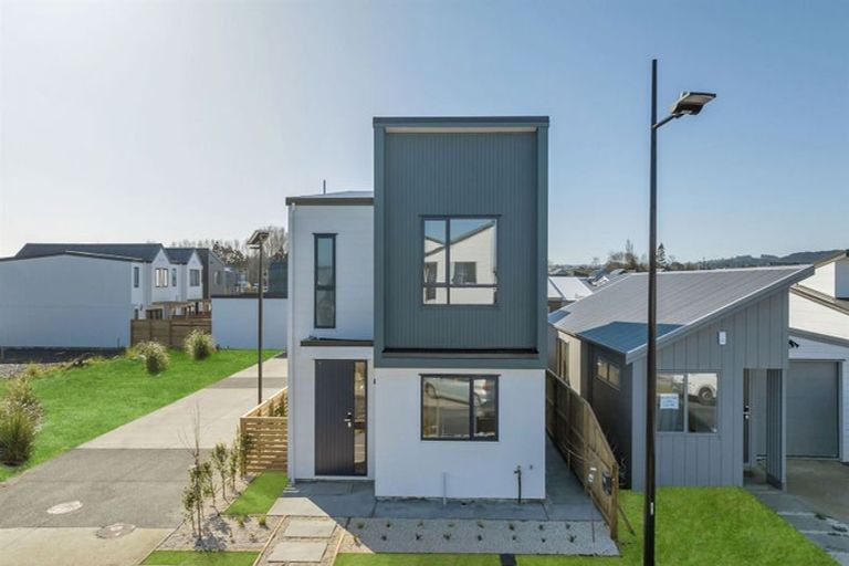 Photo of property in 24 John Gray Street, Papakura, 2110