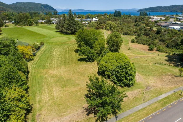 Photo of property in 63 Lisland Drive, Kinloch, Taupo, 3377