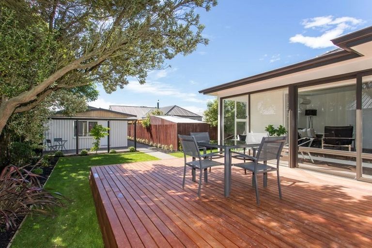 Photo of property in 15 Suffolk Street, Phillipstown, Christchurch, 8011