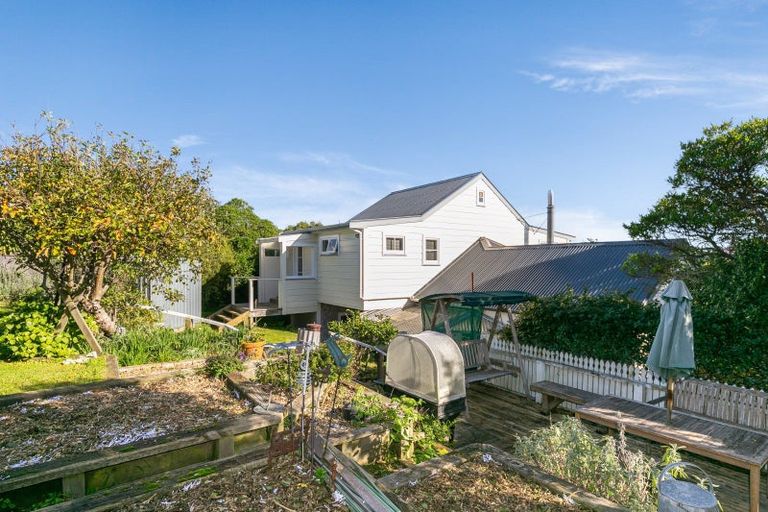 Photo of property in 52 Totara Road, Miramar, Wellington, 6022
