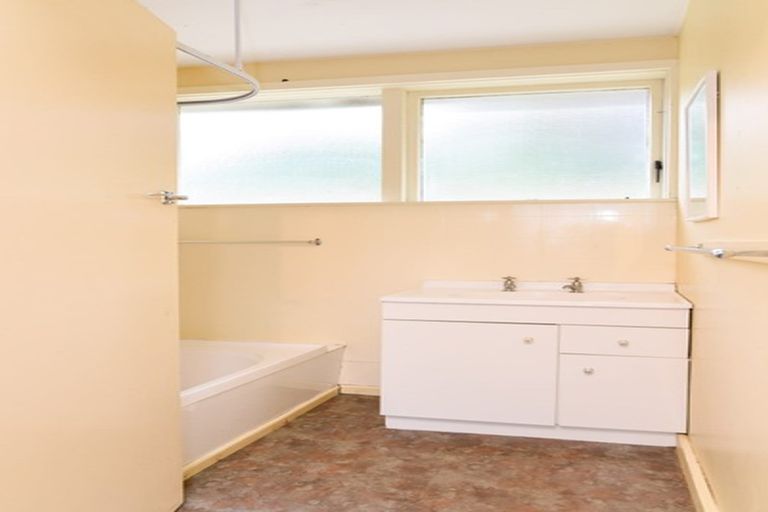 Photo of property in 2 Walter Street, The Glen, Dunedin, 9011