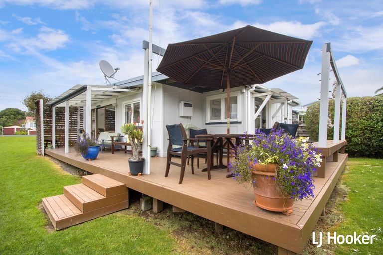 Photo of property in 10 Leo Street, Waihi Beach, 3611