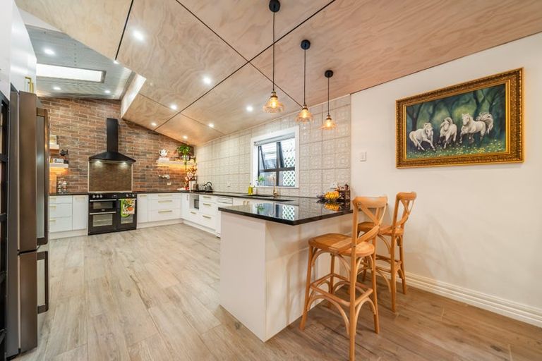 Photo of property in 54 Granville Street, Silverstream, Upper Hutt, 5019