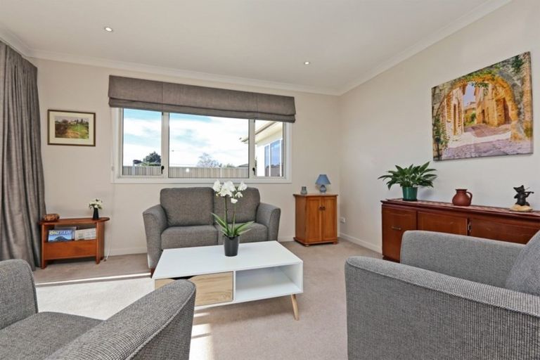 Photo of property in 10 Waimea Way, Poraiti, Napier, 4112