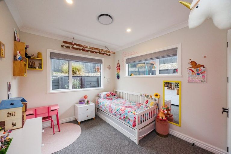 Photo of property in 44 Vaucluse Heights, Fitzherbert, Palmerston North, 4410