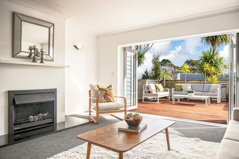 Photo of property in 11 The Close, Greenhithe, Auckland, 0632
