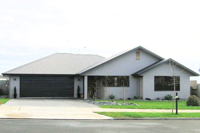 Photo of property in 16 Portobello Way, Huntington, Hamilton, 3210