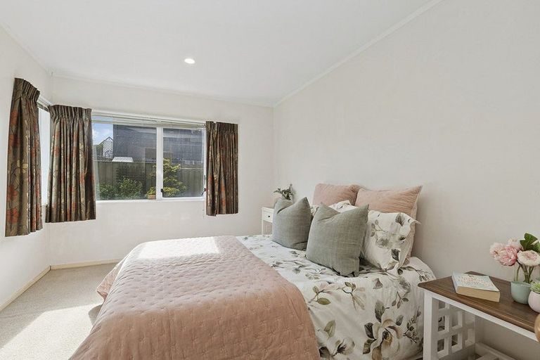 Photo of property in 4/63 Main Road, Titahi Bay, Porirua, 5022