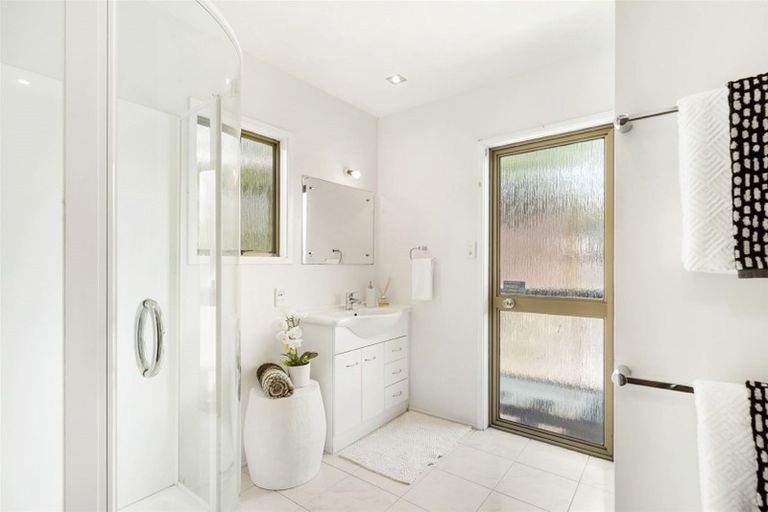 Photo of property in 1/49 Park Rise, Campbells Bay, Auckland, 0630