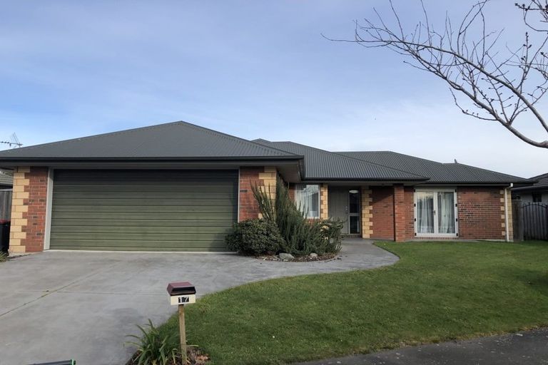 Photo of property in 17 Blowers Place, Halswell, Christchurch, 8025