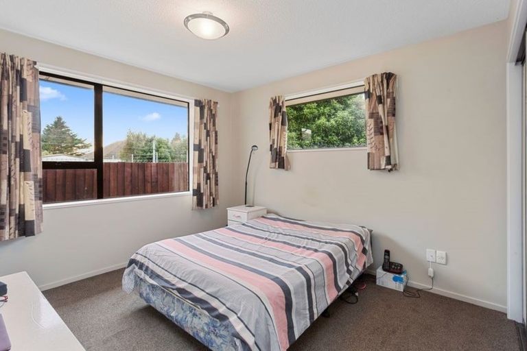 Photo of property in 2/22 Moffett Street, Islington, Christchurch, 8042