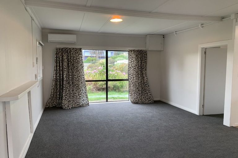 Photo of property in 27 Ngaio Street, Otaki Beach, Otaki, 5512