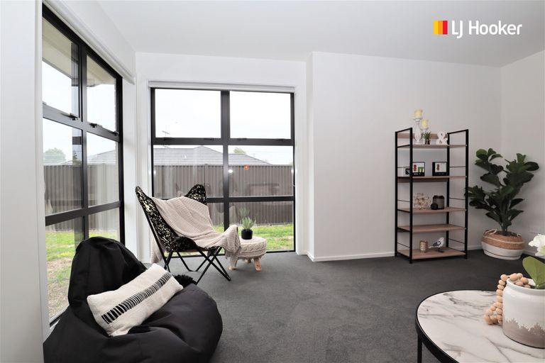 Photo of property in 5 North Foreland Street, Waihola, Milton, 9073