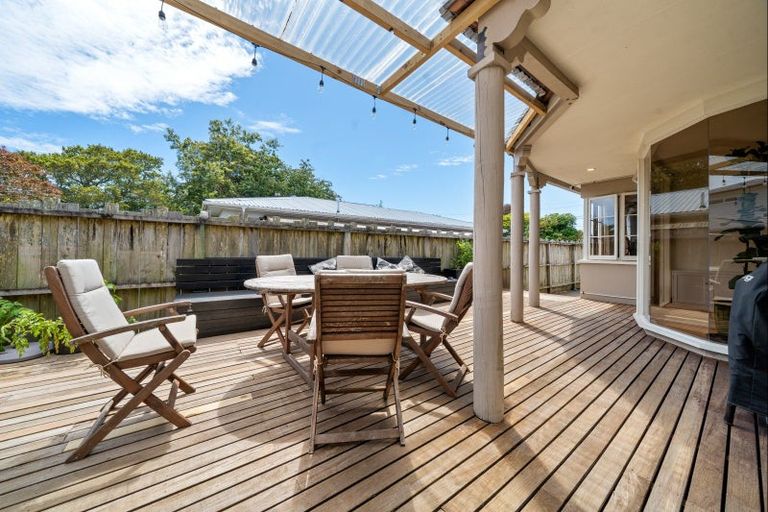 Photo of property in 180 Brooklands Road, Vogeltown, New Plymouth, 4310