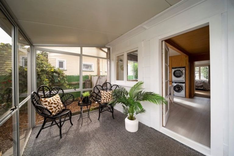 Photo of property in 52 South Road, Blagdon, New Plymouth, 4310