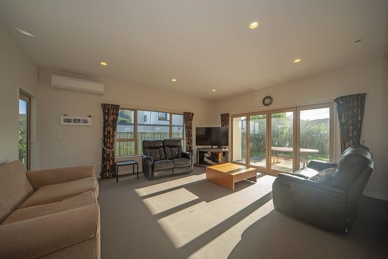 Photo of property in 24 Jordan Street, Island Bay, Wellington, 6023