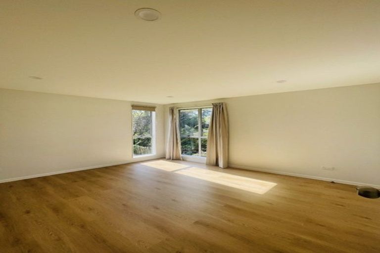 Photo of property in 3 St Margaret Place, West Harbour, Auckland, 0618