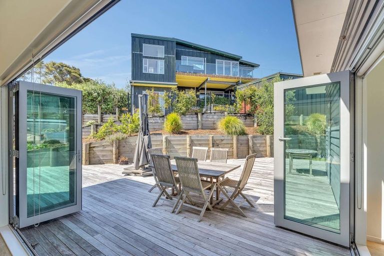 Photo of property in 21 Centennial Drive, Whitianga, 3510