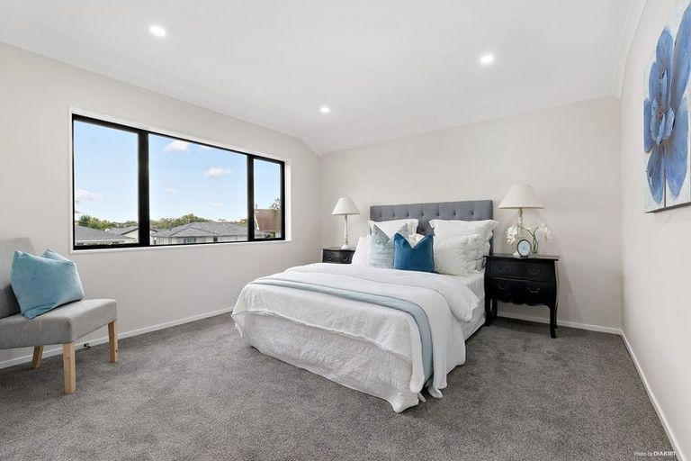 Photo of property in 24 Reelick Avenue, Pakuranga Heights, Auckland, 2010