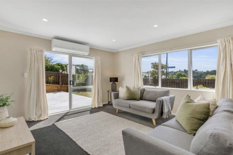 Photo of property in 2 Catlins Glen, Aotea, Porirua, 5024