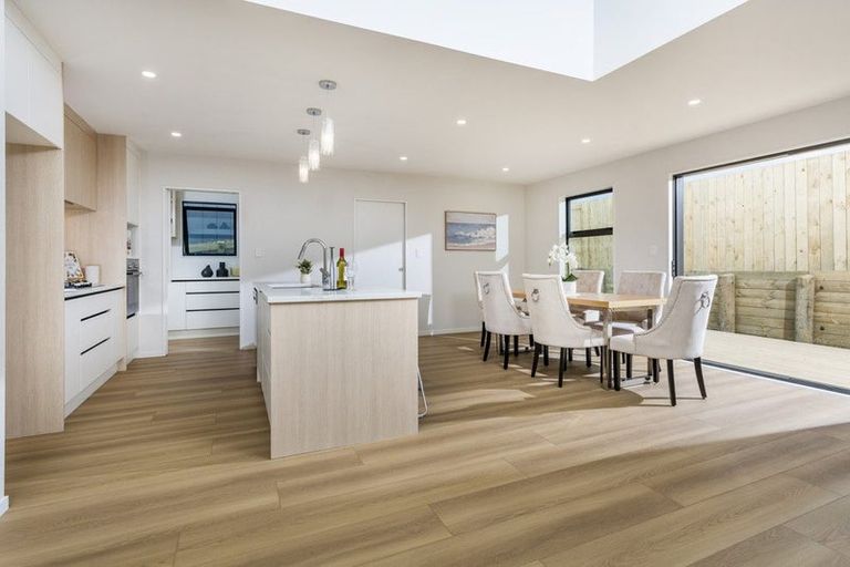 Photo of property in 35 Pinecrest Drive, Gulf Harbour, Whangaparaoa, 0930