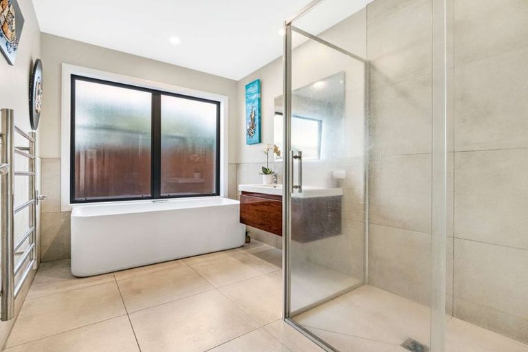 Photo of property in 70 Palm Springs Boulevard, Papamoa Beach, Papamoa, 3118