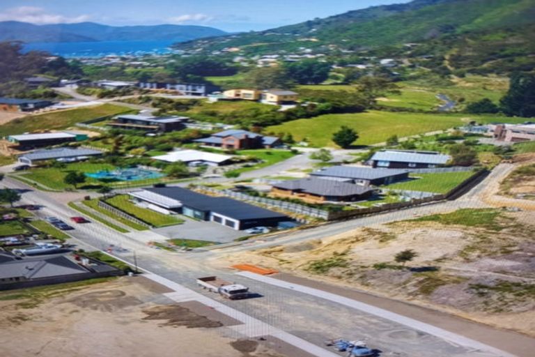 Photo of property in 2 Raukura Rise, Picton, 7220