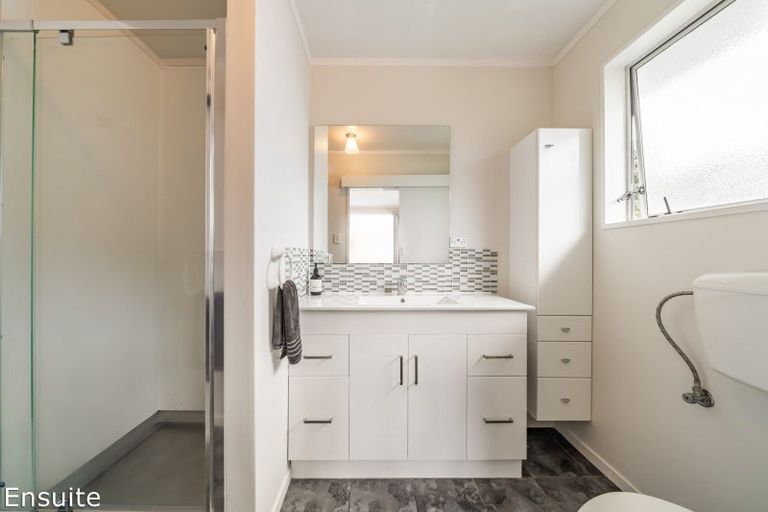 Photo of property in 3 Bowline Place, Whitby, Porirua, 5024